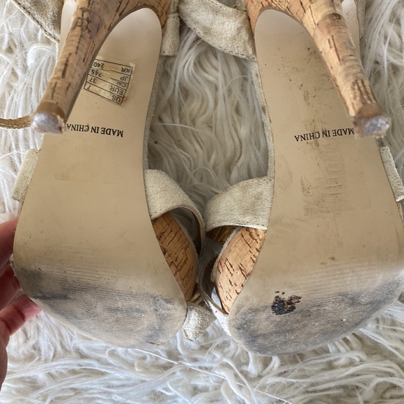 Strap is stiletto heel - Picture 4 of 4